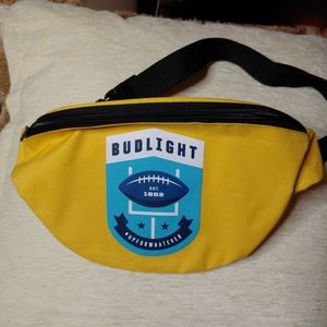 Vintage "Budlight" 1982 fanny pack never used.